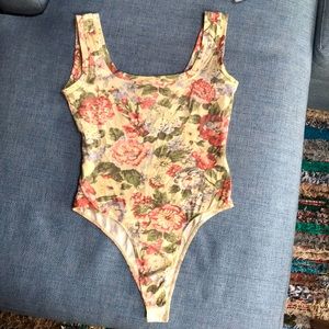 Sexy Rouje floral body suit size 38